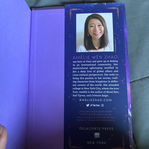 “Crimson Reign” by Amélie Wen Zhao - Picture 5 of 8